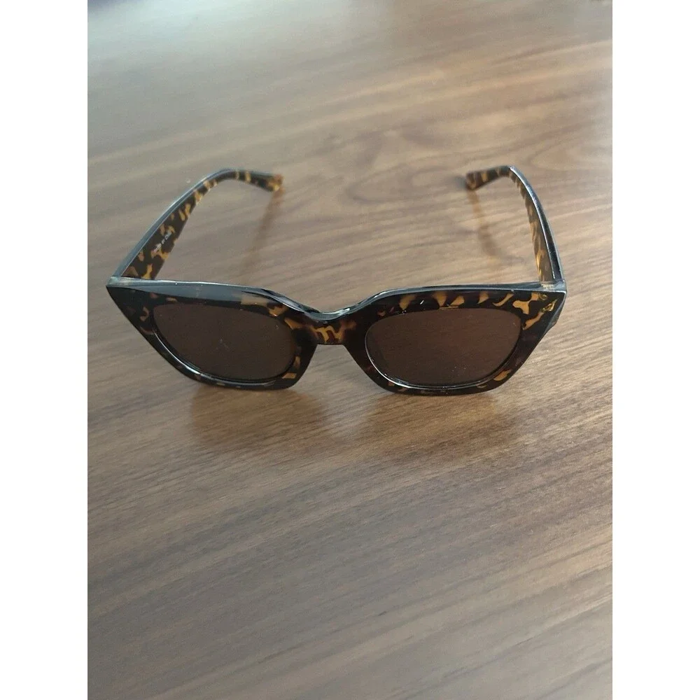 Studio F Sunglasses Women's Brown Tortoise Cat Eye Pre Owned